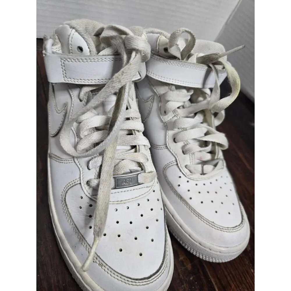 Nike Air Force 1 Mid Triple White Sneakers